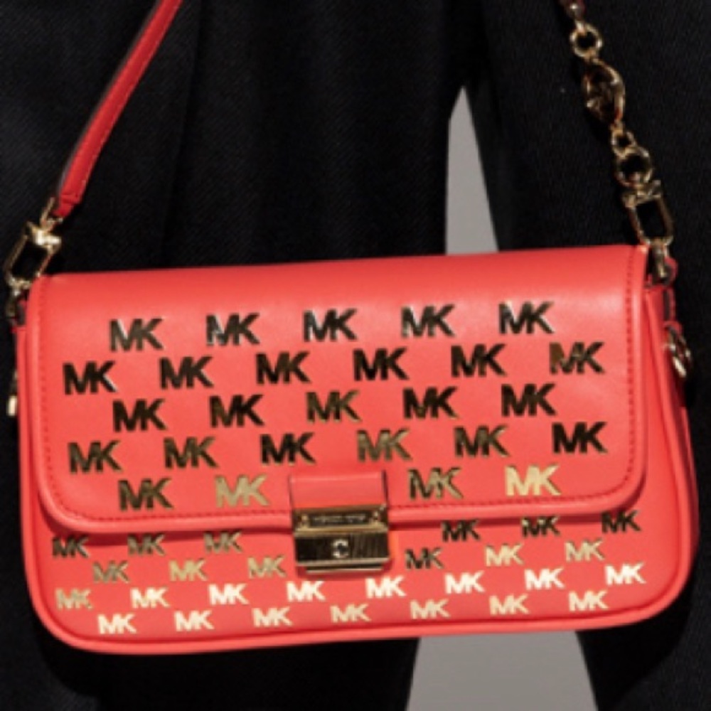 NWT Michael Kors Bradshaw
Reg $398 - Picture 1 of 6